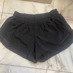 lululemon Hotty Hot Shorts 2.5